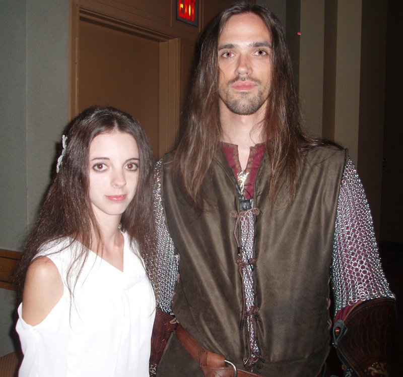 Dragon*Con 2007: Tolkien Track Highlights - Arwen & Aragorn - 800x748, 114kB