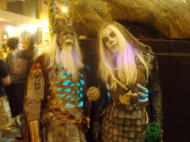 Dragon*Con 2007: Tolkien Track Highlights - King of the Dead & Soldier with light up effect - 800x600, 118kB